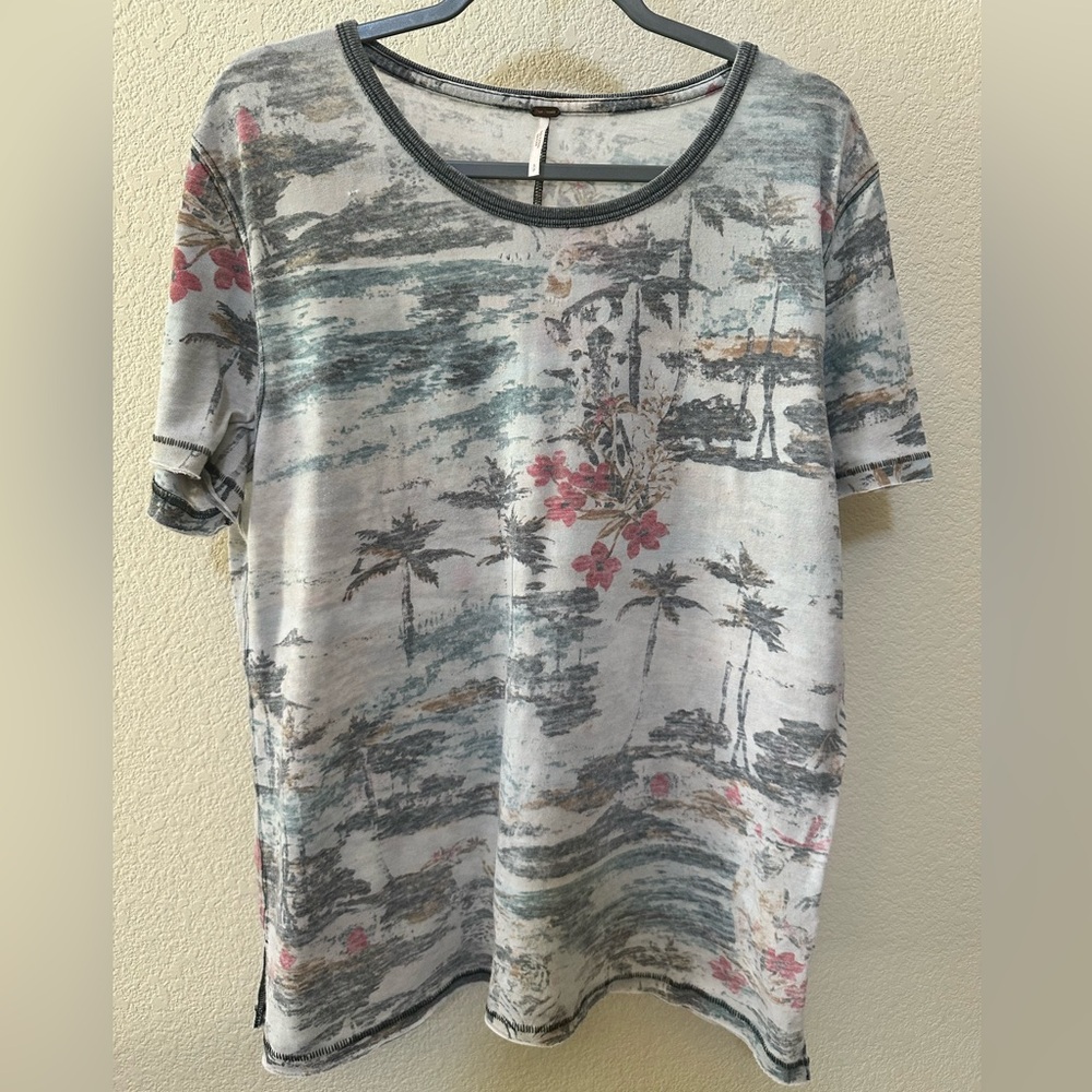 Free People Tropical Print Women's T-shirt small